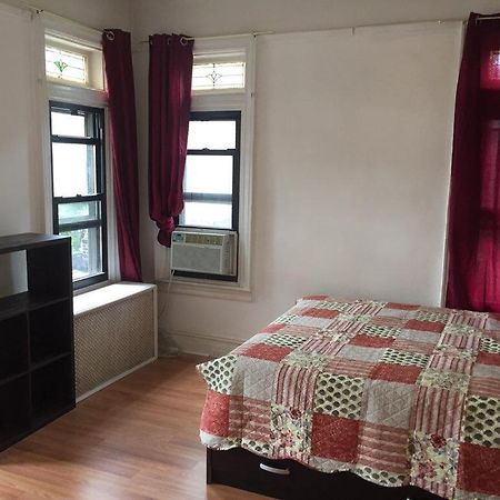 Two Bedroom Apartment In Queens New York Bagian luar foto